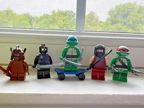 Lego Teenage Mutant Ninja Turtles- Leonardo & Raphael Minifigures with villians