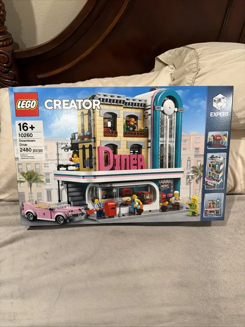 DAMAGED BOX LEGO Creator Expert Downtown Diner 10260 Retired
