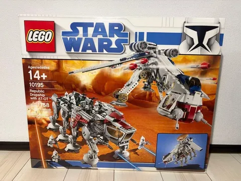 LEGO Star Wars Republic Dropship with AT-OT 10195 In 2009 New Retired From JP