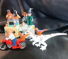Lego Jurassic Park And Harry Potter Figurines And 2 Lego Pet Picture Blocks Nice