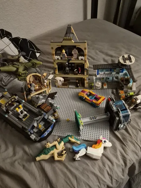 LEGO Jurassic World Bulk Lot Dinosaurs Vehicles Buildings Minifigures