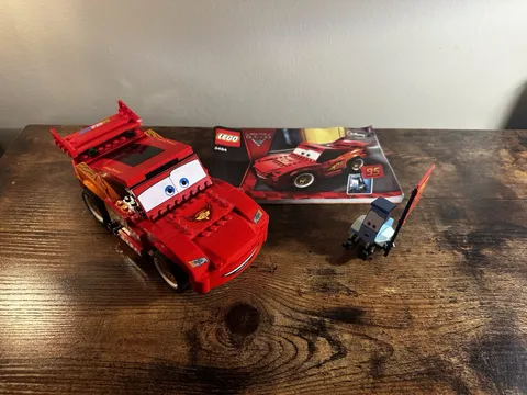 LEGO Cars: Ultimate Build Lightning McQueen (8484) 100% Complete