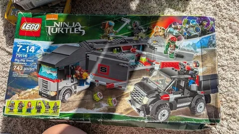 LEGO Teenage Mutant Ninja Turtles: Big Rig Snow Getaway (79116) Never Opened