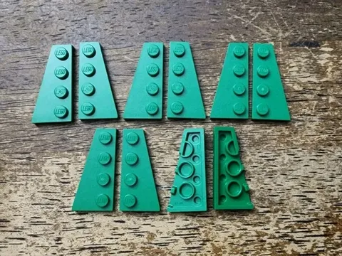 LEGO Green Wedge, Plate 4 x 2 Left And Right QTY 10 Part 41769 41770
