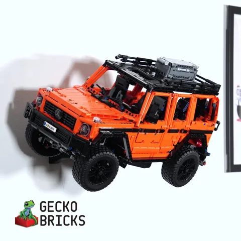 3D Printed Wall Mount for LEGO® Mercedes G500 (42177) - Gecko Bricks