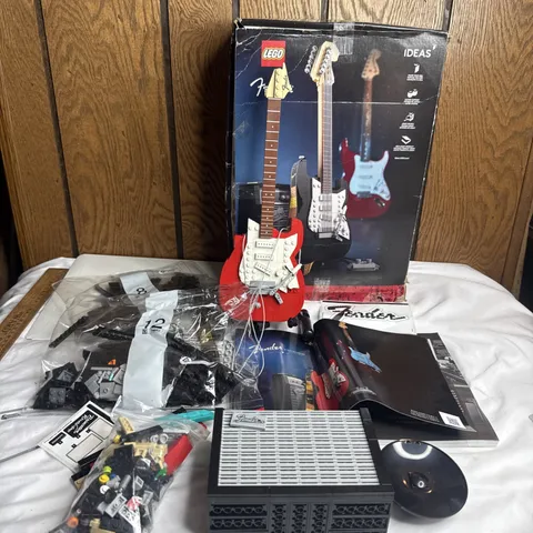 LEGO Ideas Fender Stratocaster Electric Guitar (21329) With Manual Box ( AS IS )