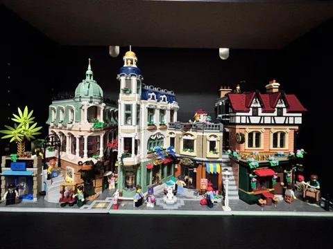 LEGO Icons Tudor Corner (10350) Shopping Street (11371) Boutique Hotel (10297)