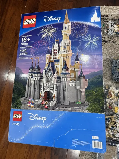 LEGO Disney 71040 Disney Castle  BRAND NEW BOXES OPEN