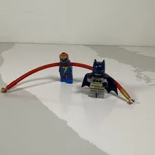 LEGO Marvel Ms. Marvel (no Hair) Minifigure Long Arms And LEGO Bateman*J