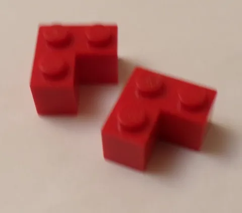 Lego x2 Red 2x2 Corner Bricks, 2357 (028-301)