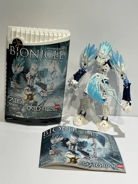 LEGO BIONICLE Glatorian Strakk 8982 mostly complete w Canister Manual