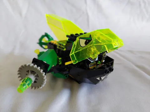 Lego 2160-1 Aquazone Aquasharks Crystal Scavenger Mostly Complete w/Box
