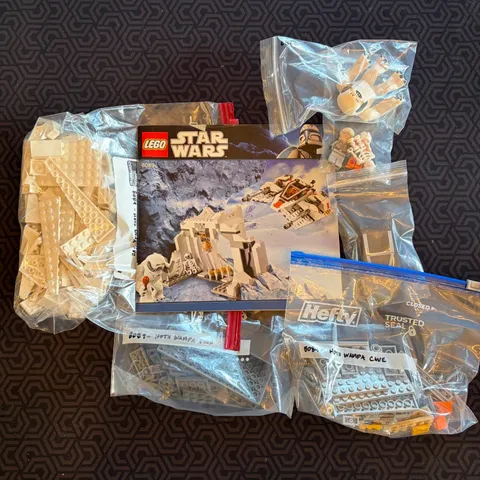 LEGO Star Wars: Hoth Wampa Cave - 8089 - 100% Complete w/ Instructions