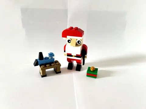 USED LEGO CREATOR: Santa (30573) - 100% Complete w/ Instructions - VERY GOOD