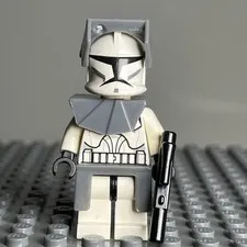 2008 LEGO Star Wars Clone Trooper Phase 1 minifigure sw0203 with gray armor - 3H