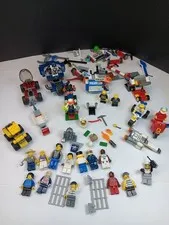 19 LEGO Minifigures w/Various Accessories & Pieces
