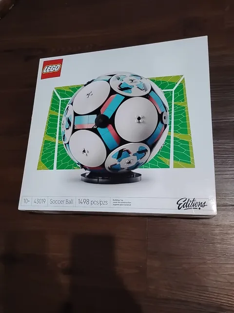 LEGO 43019 Editions SOCCER BALL Building Set New  - Damaged Box