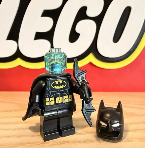 Lego DC Batsuit With Trans Blue Head Minifigure & Accessory