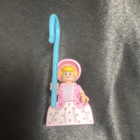 LEGO DUPLO Girl Minifigure Pink Dress w/ Blue Cane Accessory Keychain 2pc