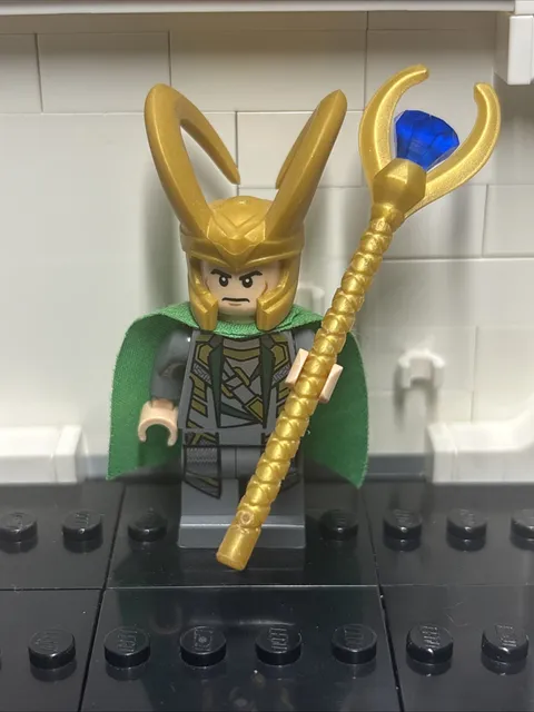 LEGO Minifigure Marvel Super Heroes Loki sh0033 Green Cape Scepter