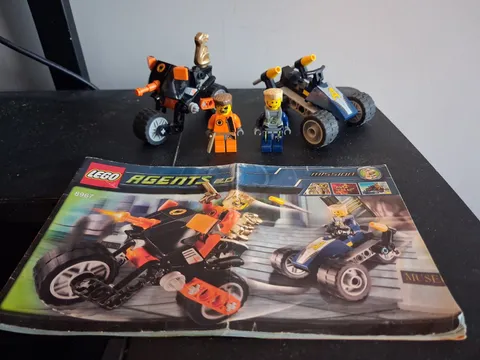 LEGO Agents 8967: Gold Tooth's Getaway