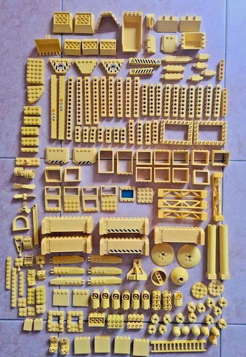 Lego Technic for 7249-7633- 83 Yellow Pieces, Over 500 gr
