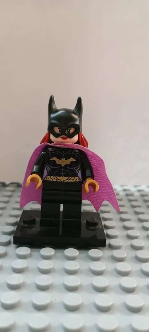 LEGO Batman Batgirl Minifigure with lavender cape sh0092