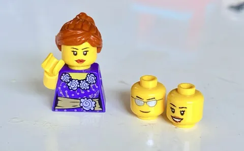 Genuine LEGO Minifigure Parts Lot Female Floral Torso Hair 3 Heads Replacement