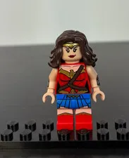 LEGO Super Heroes Wonder Woman Minifigure - sh0393 - Set 76075