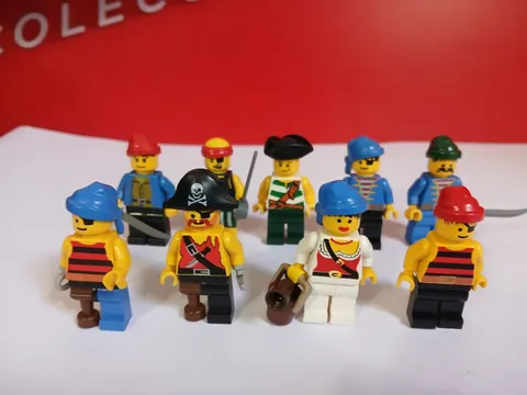 LEGO Pirates Vintage Minifigure Lot 9 Figs Captain Redbeard Rare Female Pirate 9