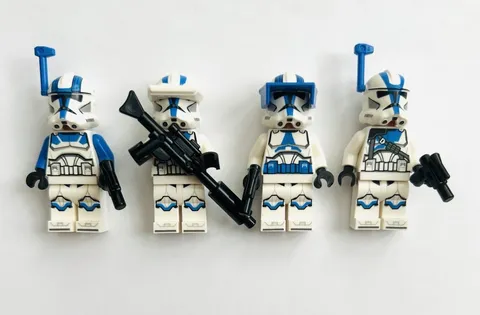 LEGO Star Wars Clone Trooper Minifigure Lot (4) The Clone Wars w/ Weapons