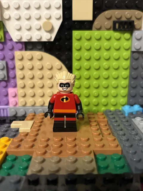 Lego Disney Incredibles 2 Dash Parr Minifigure 10761 RARE