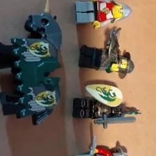 LEGO 7187 Escape from Dragon's Prison minifigure lot with horse and accessories