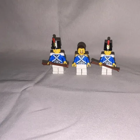 LEGO Soldiers Minifigures Lot of 3 Blue & White Uniforms w/ Shakos Muskets