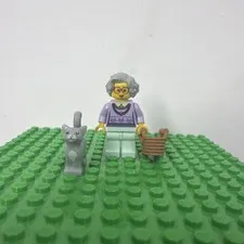 LEGO Minifigures Series 11 Grandma