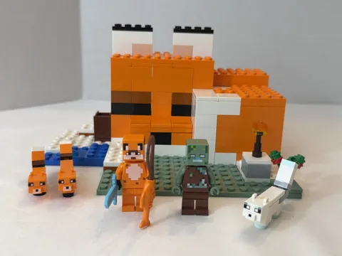 LEGO Minecraft - The Fox Lodge - Set #21178 - 100% Complete - No Manual / Box