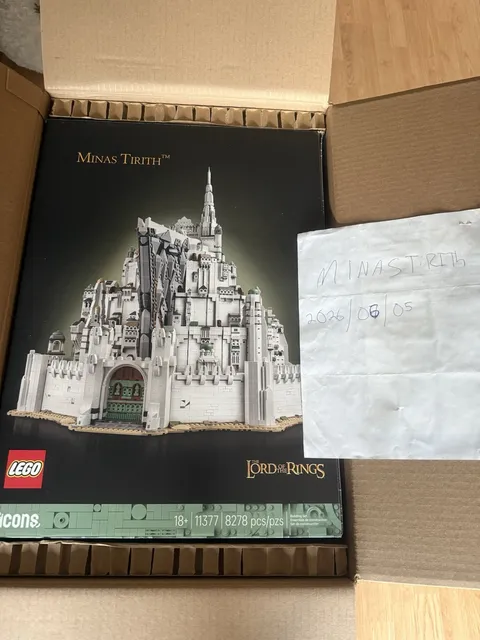 LEGO Icons Lord of the Rings Minas Tirith new and sealed will ship asap
