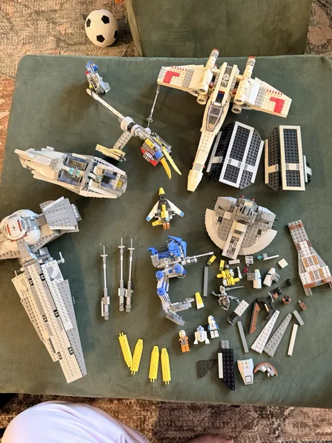 Huge Lot Of Star Wars Legos 8017, 75218, 7961, 8128, 75258