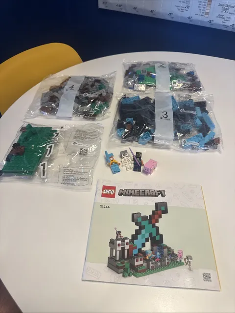 LEGO 21244 Minecraft: The Sword Outpost Minecraft See Description