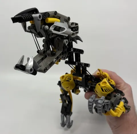 Lego Bionicle 2001 Rahi Muaka 8538 MOC Set Lot with 2 Jala Hau Masks
