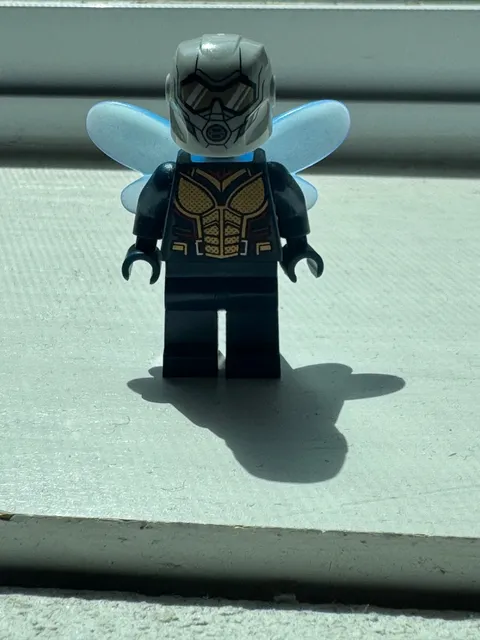 LEGO Super Heroes Minifigure The Wasp from sets 75997 76109