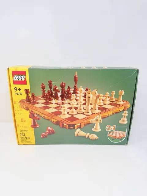 LEGO 40719 Traditional Chess Set (2 in 1 includes Checkers)