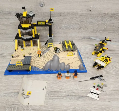 Lego World City 7047 Coast Watch HQ INCOMPLETE MISSING 3 PIECES NO MANUAL READ