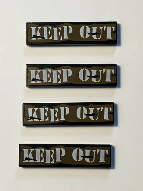 LEGO Vintage 4 Tiles 2431pr0041 1 x 4 with Keep Out Sign Printing