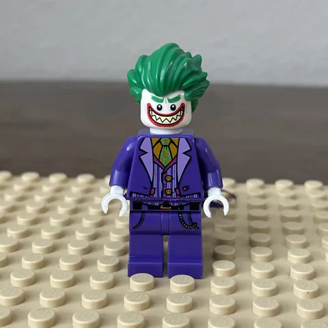 LEGO Minifigure The Joker sh0354 LEGO Batman Movie Purple Cape