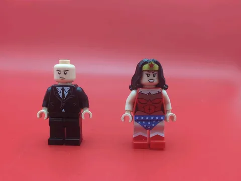 Lex Luther And Wonder Woman Lego Minifigures