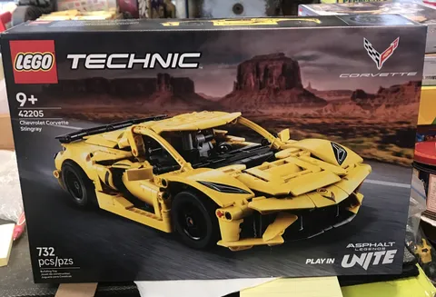 Lego 42205 Technic Chevrolet Corvette Stingray 732 Pieces