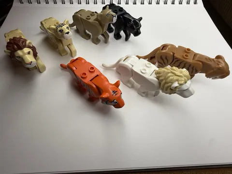 Lego Animal Big Cat Large Lot Of 7 All Unique Panther Sabertooth Leopard Tiger