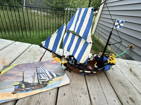 LEGO 6274 Caribbean Clipper 1989 Bluecoat Ship w Sails Cannons & Minifigs GREAT!