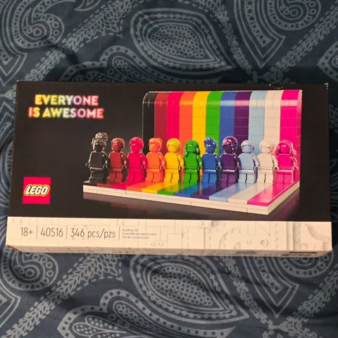 LEGO Everyone Is Awesome 40516 Complete Set, 346 Pieces